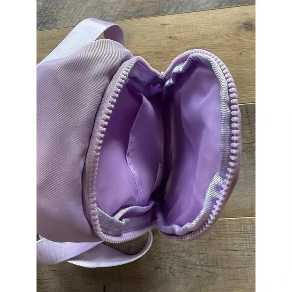 Light Purple Crossbody Bag With Letter M Adjustable Strap - Picture 3 of 4